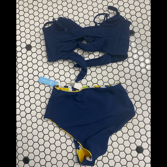NWT cupshe reversible bikini size small - Picture 3 of 5